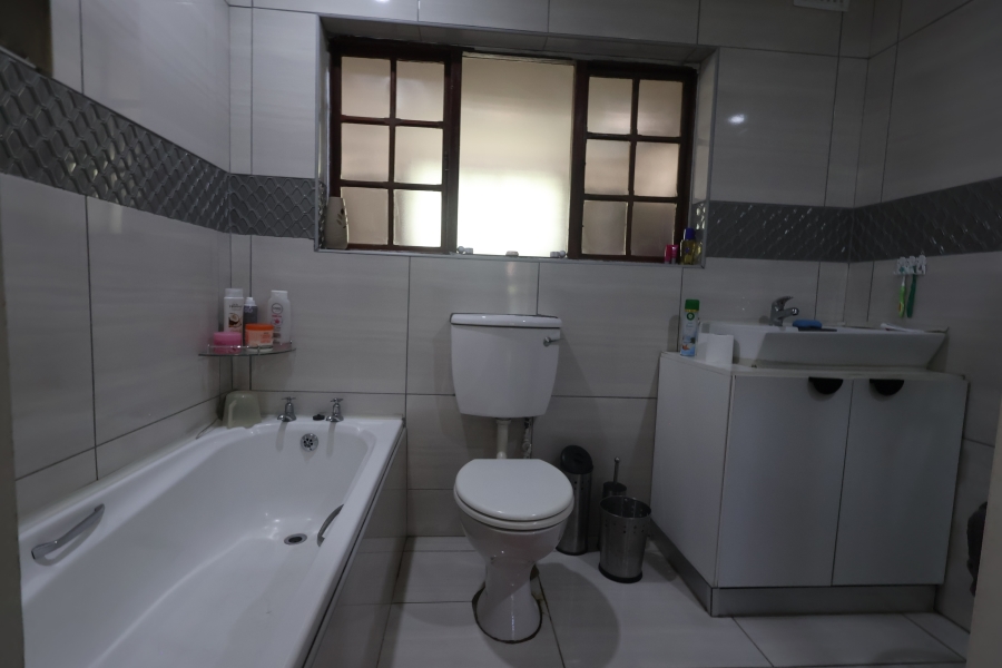 3 Bedroom Property for Sale in Nahoon Valley Park Eastern Cape